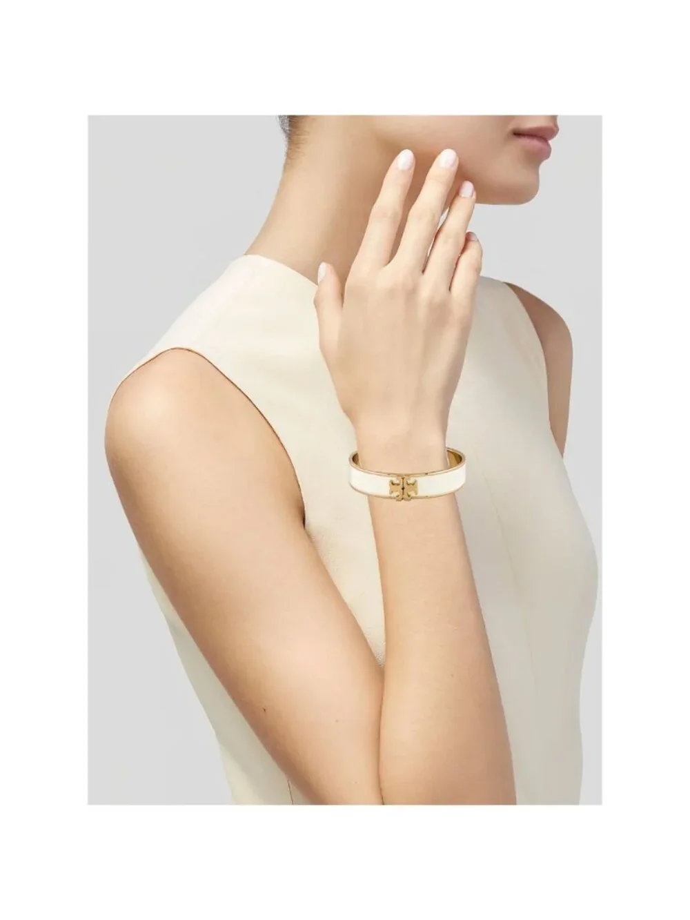 Tory Burch Enameled Kira Logo Hinged Bracelet Gold/ Ivory OS